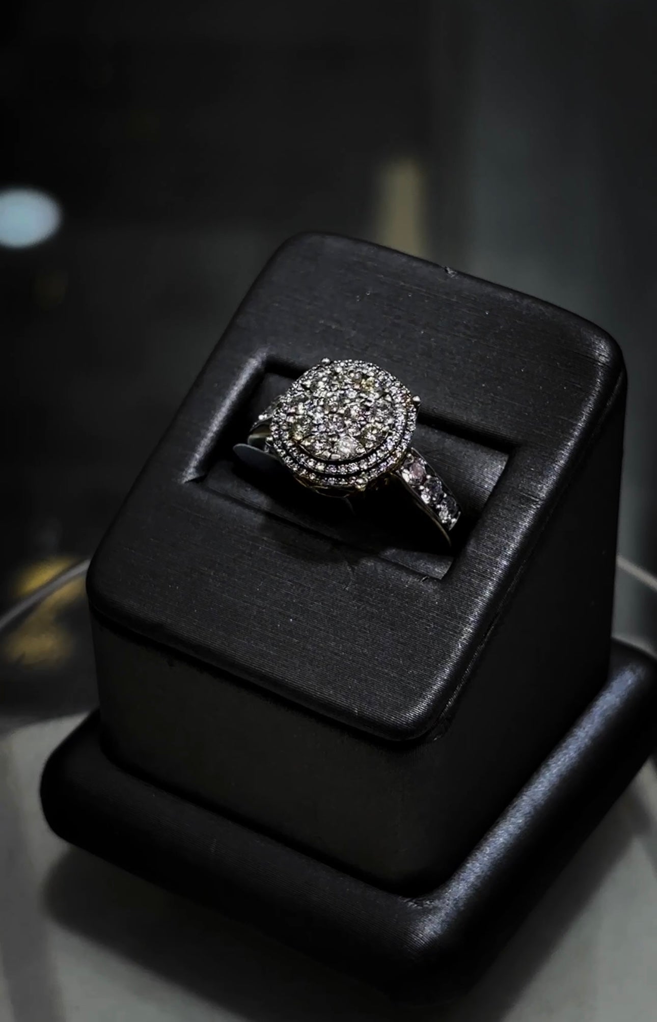 14K Gold Diamond Halo Ring – A Statement of Timeless Elegance